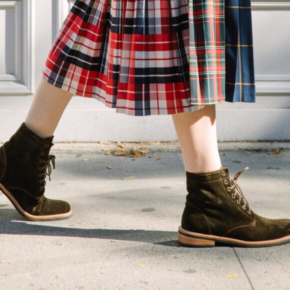 Nisolo Amalia All Weather Dark Olive Boots in Size 6 - Picture 9 of 9